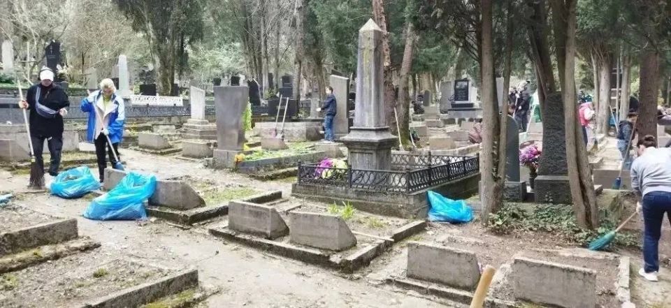 Сотрудники и студенты Херсонского педуниверситета приняли участие в ежегодной акции «Вахта памяти» Сотрудники и студенты Херсонского педуниверситета приняли участие в ежегодной акции «Вахта памяти»