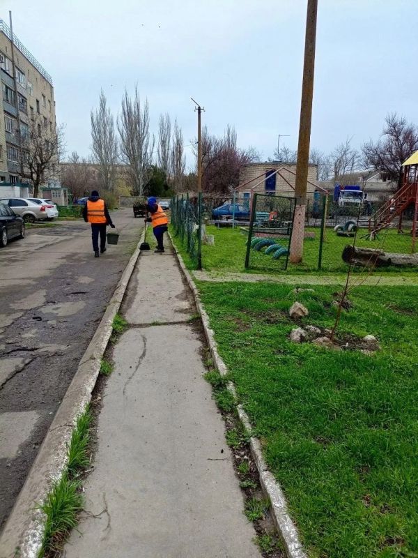 Работы по благоустройству и санитарной очистке продолжаются Работы по благоустройству и санитарной очистке продолжаются