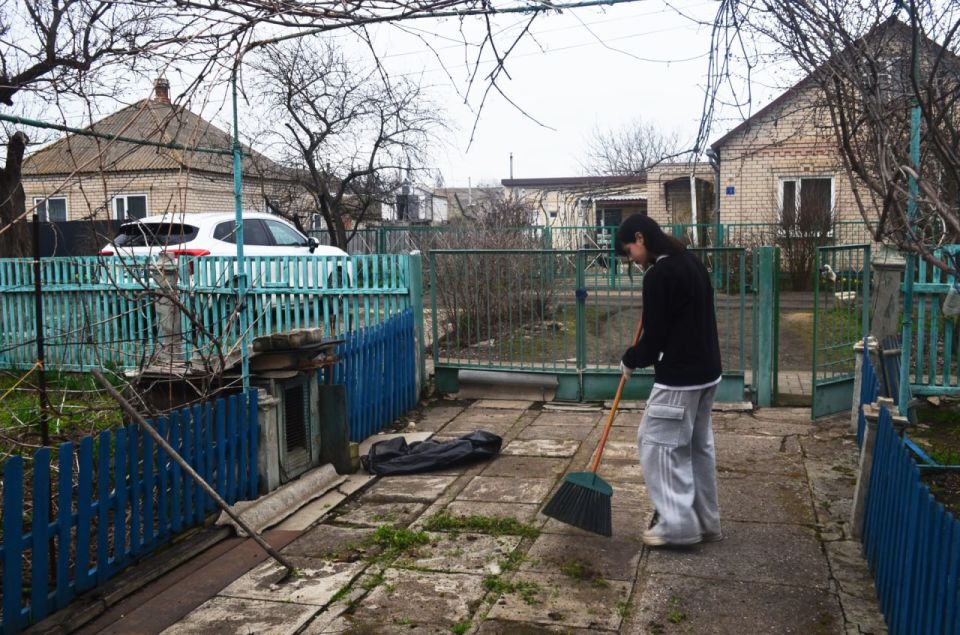Студенческие отряды и Молодёжный центр «Патриот» помогли пожилой жительнице округа Студенческие отряды и Молодёжный центр «Патриот» помогли пожилой жительнице округа