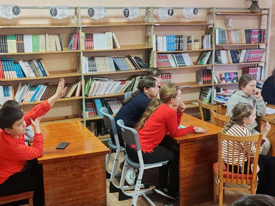 В Красноперекопской школе отметили Всемирный день детской книги В Красноперекопской школе отметили Всемирный день детской книги