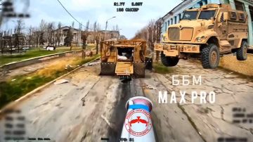 Операторы ФПВ уничтожили брошенный в центре Константиновки украинский International Maxx Pro