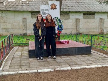 Ученики Чернянской школы навели порядок у братской могилы