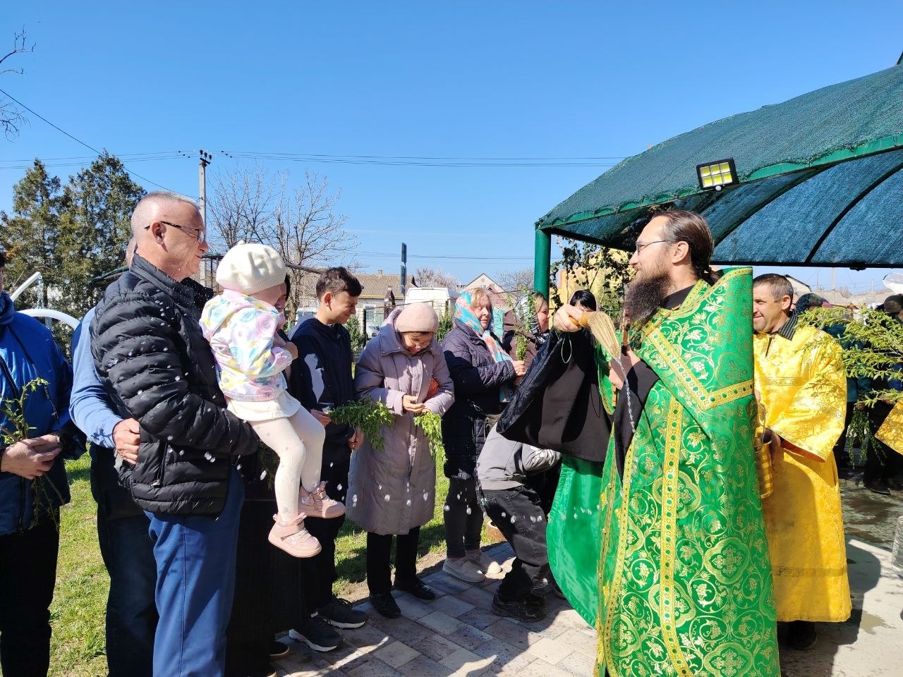 В Вербное воскресенье в Свято-Пантелеимоновском храме Скадовска прошла Божественная литургия В Вербное воскресенье в Свято-Пантелеимоновском храме Скадовска прошла Божественная литургия