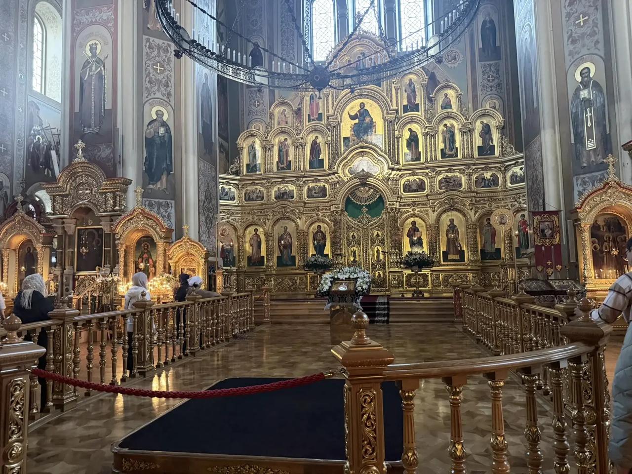 Владимир Сальдо посетил вечернюю службу в Вербное воскресенье в Свято-Екатерининском кафедральном соборе Краснодара Владимир Сальдо посетил вечернюю службу в Вербное воскресенье в Свято-Екатерининском кафедральном соборе Краснодара