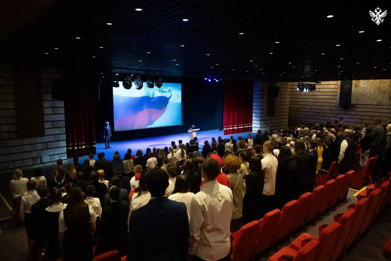 Студент ХГПУ представил Херсонскую область на всероссийском проекте «Наши семейные книги памяти» в Москве Студент ХГПУ представил Херсонскую область на всероссийском проекте «Наши семейные книги памяти» в Москве