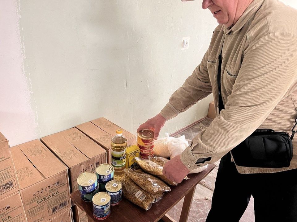 850 продуктовых наборов были переданы жителям пгт Любимовка 850 продуктовых наборов были переданы жителям пгт Любимовка