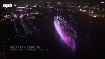 В Белфасте около тысячи дронов воссоздали силуэт «Титаника» прямо над гаванью