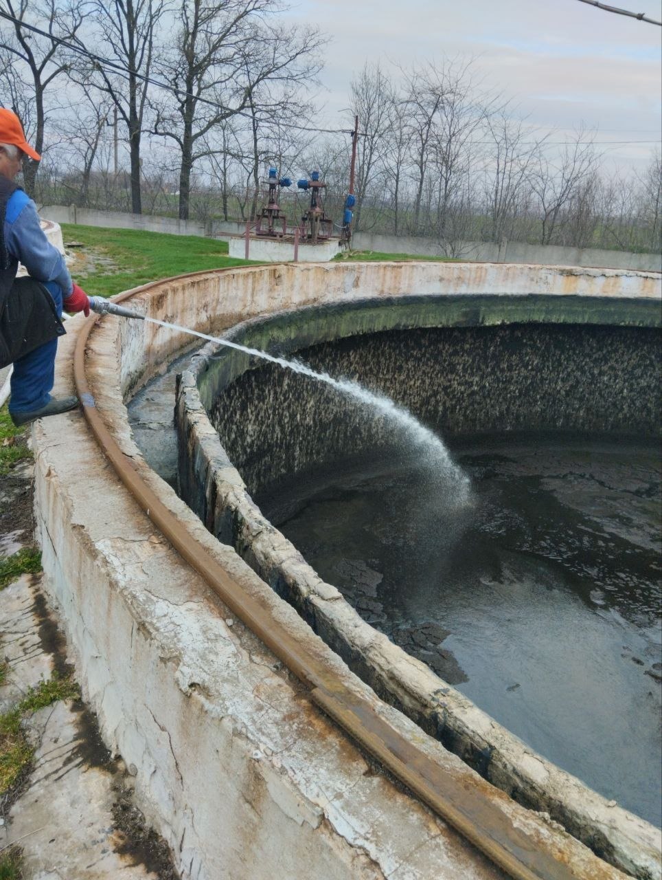 Специалистами Каховского ТПУ проведены работы по устранению аварий и обеспечению стабильного водоснабжения в населённых пунктах округа Специалистами Каховского ТПУ проведены работы по устранению аварий и обеспечению стабильного водоснабжения в населённых пунктах округа