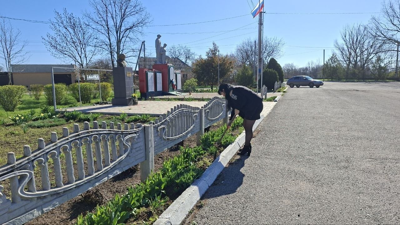 В Чернянке прошел очередной весенний субботник В Чернянке прошел очередной весенний субботник