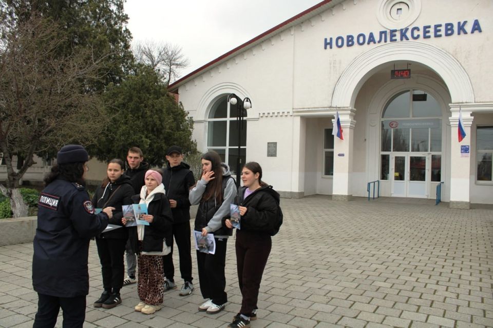 Транспортные полицейские Херсонской области провели акцию по повышению безопасности на объектах железнодорожной инфраструктуры Транспортные полицейские Херсонской области провели акцию по повышению безопасности на объектах железнодорожной инфраструктуры