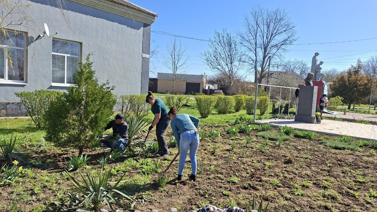 В Чернянке прошел очередной весенний субботник