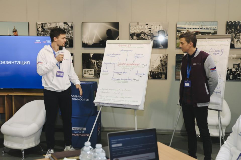 Жители Донбасса и Новороссии вместе с Президентской платформой создадут социальные инициативы для улучшения жизни Жители Донбасса и Новороссии вместе с Президентской платформой создадут социальные инициативы для улучшения жизни