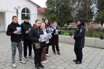 Транспортные полицейские Херсонской области провели акцию по повышению безопасности на объектах железнодорожной инфраструктуры