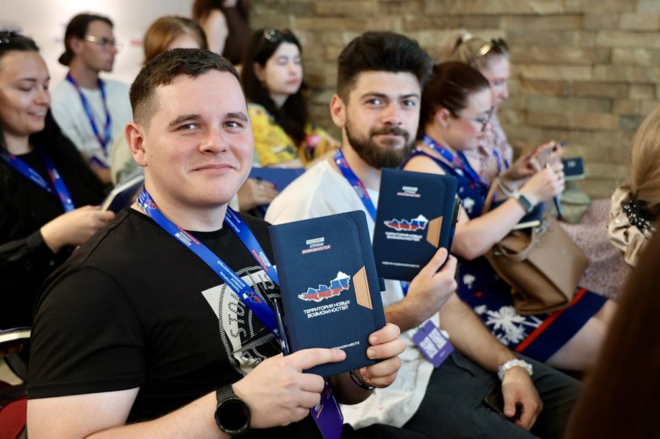 Жители Донбасса и Новороссии вместе с Президентской платформой создадут социальные инициативы для улучшения жизни Жители Донбасса и Новороссии вместе с Президентской платформой создадут социальные инициативы для улучшения жизни
