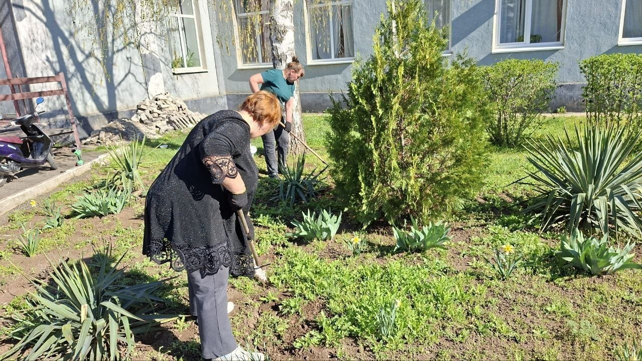 В Чернянке прошел очередной весенний субботник В Чернянке прошел очередной весенний субботник
