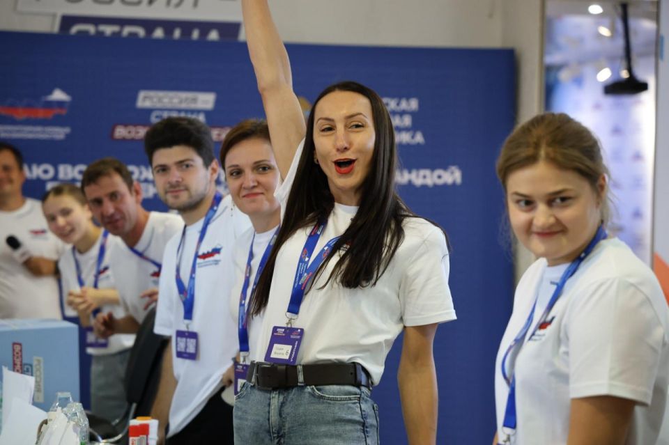 Жители Донбасса и Новороссии вместе с Президентской платформой создадут социальные инициативы для улучшения жизни Жители Донбасса и Новороссии вместе с Президентской платформой создадут социальные инициативы для улучшения жизни