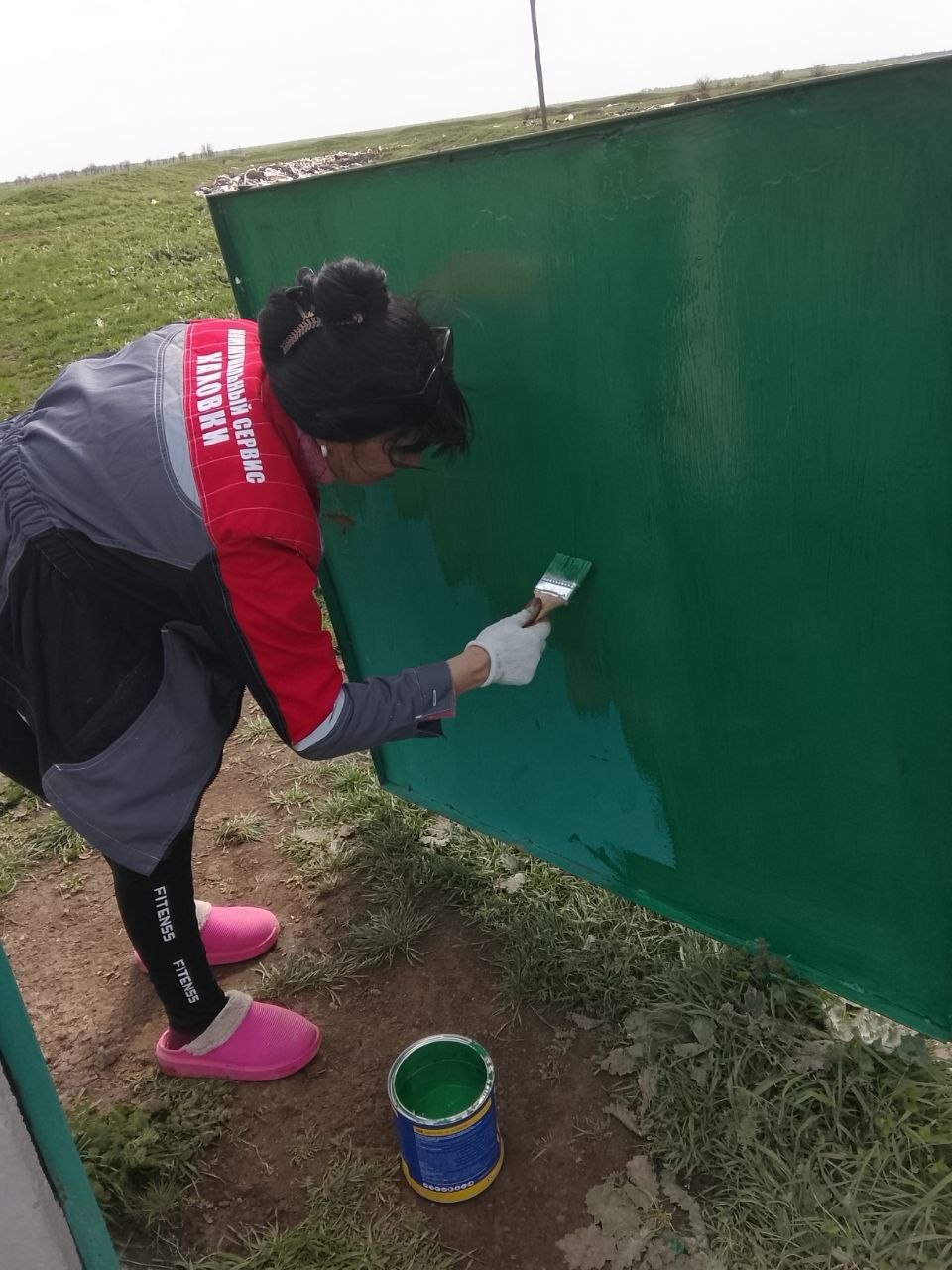 Малокаховские коммунальщики продолжают работы в рамках месячника весеннего благоустройства, объявленного Губернатором Херсонской области Малокаховские коммунальщики продолжают работы в рамках месячника весеннего благоустройства, объявленного Губернатором Херсонской области