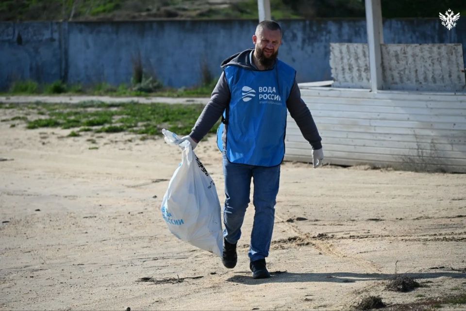 В Херсонской области на берегу озера Соленое прошла акция «Вода России» В Херсонской области на берегу озера Соленое прошла акция «Вода России»