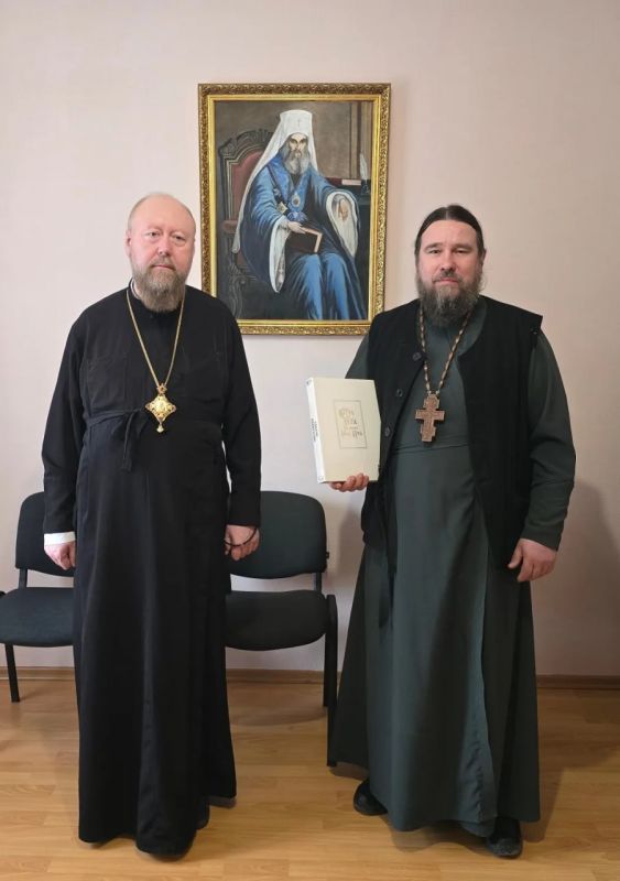 Специальный гуманитарный центр Крымской митрополии доставил 2 500 куличей в Новокаховскую и Скадовскую епархии Специальный гуманитарный центр Крымской митрополии доставил 2 500 куличей в Новокаховскую и Скадовскую епархии