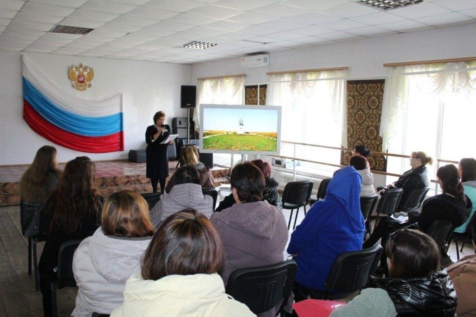 В Новотроицком центре культуры и досуга прошел информационный час В Новотроицком центре культуры и досуга прошел информационный час