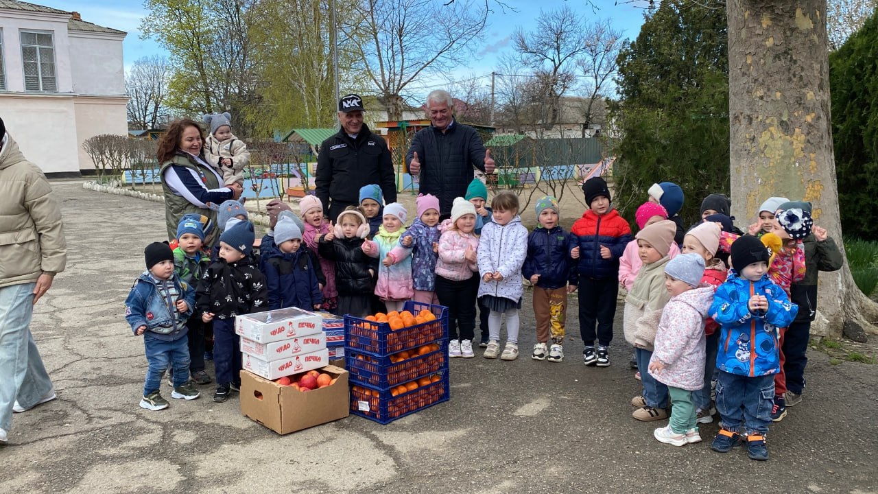Кубанские партийцы передали Херсонской области 6 тонн стекломатериалов Кубанские партийцы передали Херсонской области 6 тонн стекломатериалов