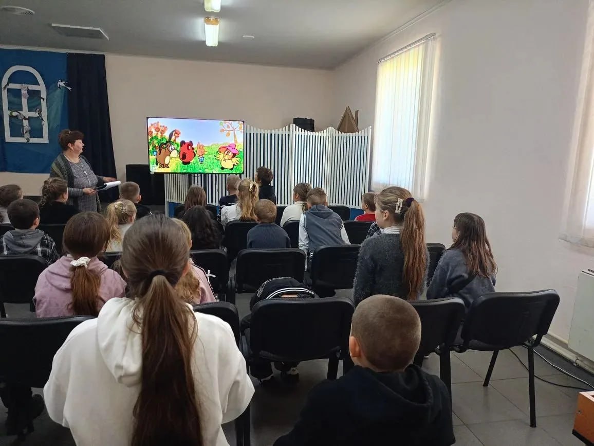 Урок дружбы и братства в Краснянском Доме культуры Скадовского округа Урок дружбы и братства в Краснянском Доме культуры Скадовского округа