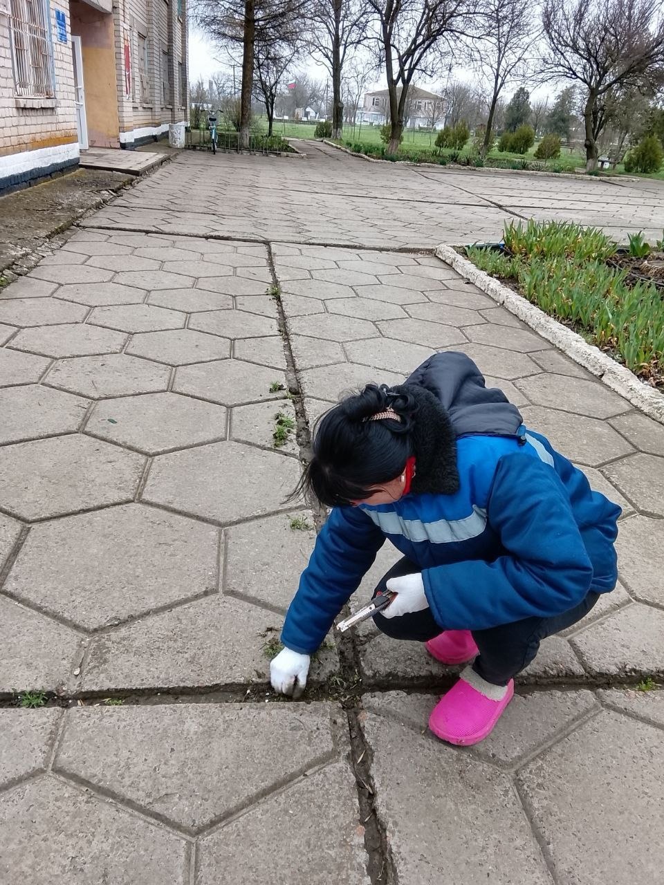 Малокаховские коммунальщики продолжают работы в рамках месячника весеннего благоустройства, объявленного Губернатором Херсонской области Малокаховские коммунальщики продолжают работы в рамках месячника весеннего благоустройства, объявленного Губернатором Херсонской области