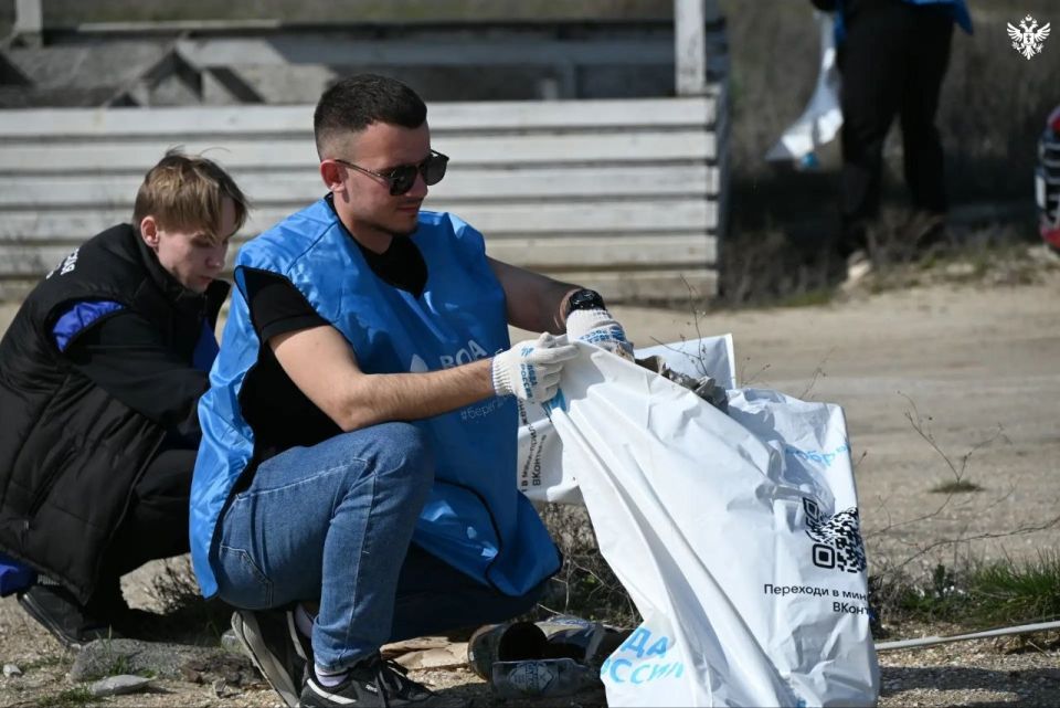 В Херсонской области на берегу озера Соленое прошла акция «Вода России» В Херсонской области на берегу озера Соленое прошла акция «Вода России»