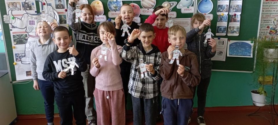 В преддверии Дня Космонавтики для обучающихся 1-4 классов ГБОУ ХО "Новоалександровская школа Нижнесерогозского района" был проведен мастер-класс «Космический талисман» В преддверии Дня Космонавтики для обучающихся 1-4 классов ГБОУ ХО "Новоалександровская школа Нижнесерогозского района" был проведен мастер-класс «Космический талисман»