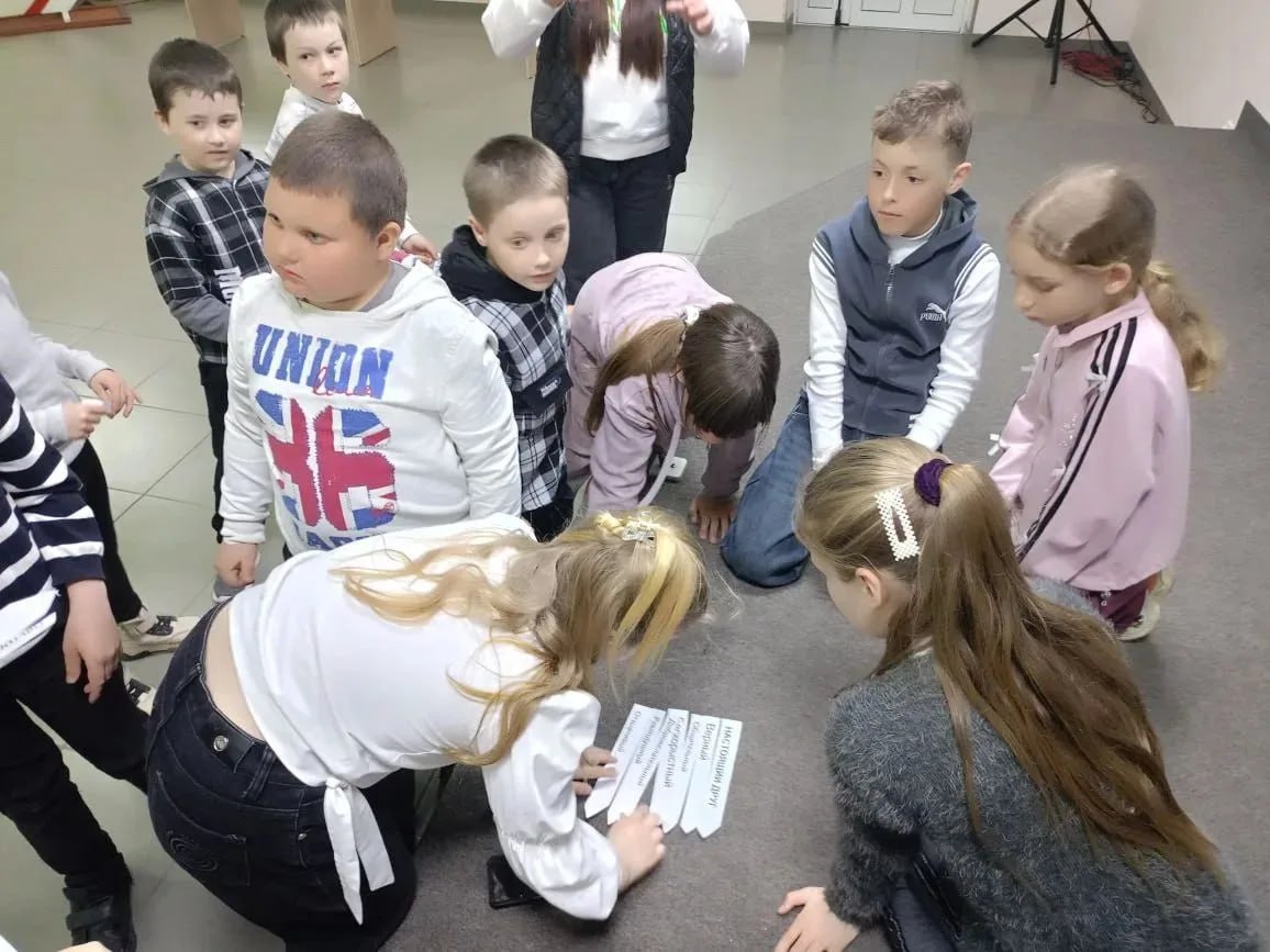 Урок дружбы и братства в Краснянском Доме культуры Скадовского округа Урок дружбы и братства в Краснянском Доме культуры Скадовского округа