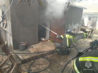 Спасатели МЧС России продолжают ликвидировать пожары в Херсонской области