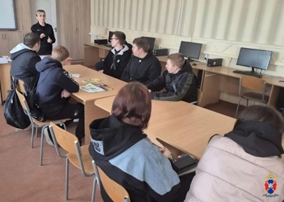 В Чаплинском округе Херсонской области сотрудники Госавтоинспекции провели мероприятие в колледже