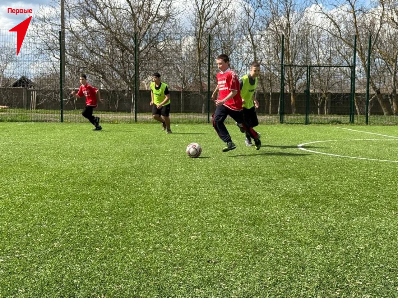 Первые Чаплинской школы № 2 провели матч по мини-футболу ко Дню здоровья Первые Чаплинской школы № 2 провели матч по мини-футболу ко Дню здоровья