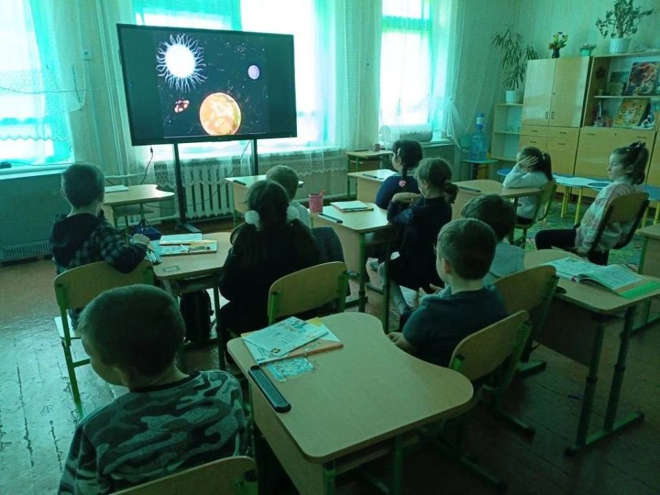 В ГБОУ ХО «Любимовская школа Ивановского района» продолжается Неделя космоса, приуроченная ко Дню космонавтики В ГБОУ ХО «Любимовская школа Ивановского района» продолжается Неделя космоса, приуроченная ко Дню космонавтики