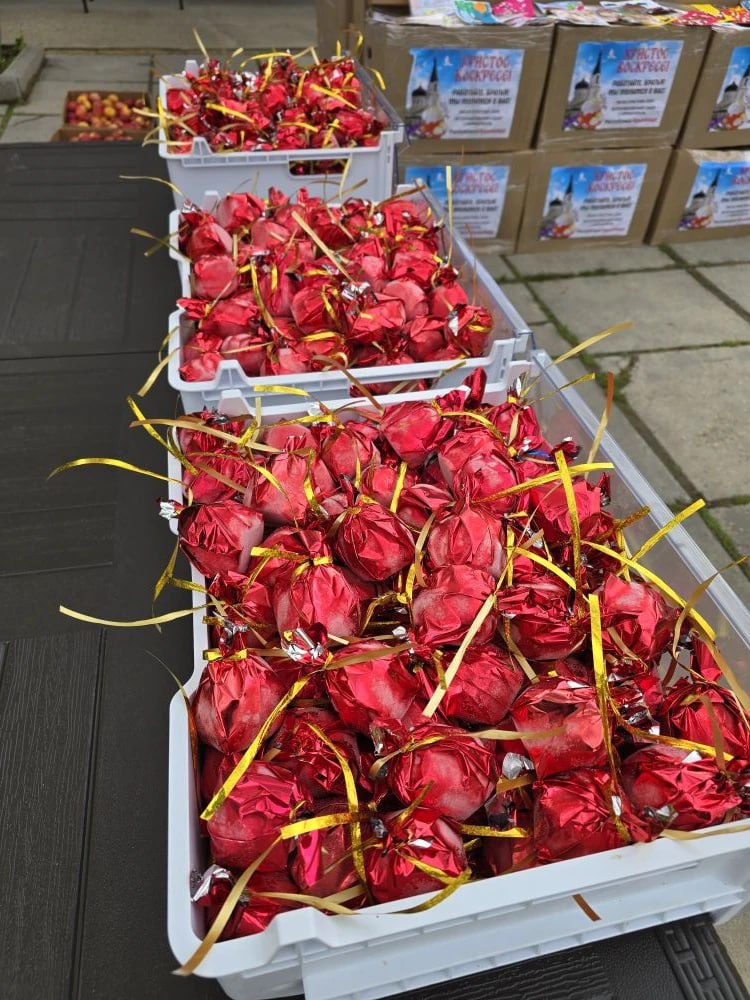 Военный отдел Крымской митрополии передал более 10 тысяч куличей в подразделения и госпитали группировки "Днепр" на Херсонском и Запорожском направлениях Военный отдел Крымской митрополии передал более 10 тысяч куличей в подразделения и госпитали группировки "Днепр" на Херсонском и Запорожском направлениях