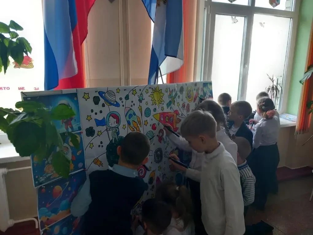 Творческий марафон «Рисуем космос» Творческий марафон «Рисуем космос»