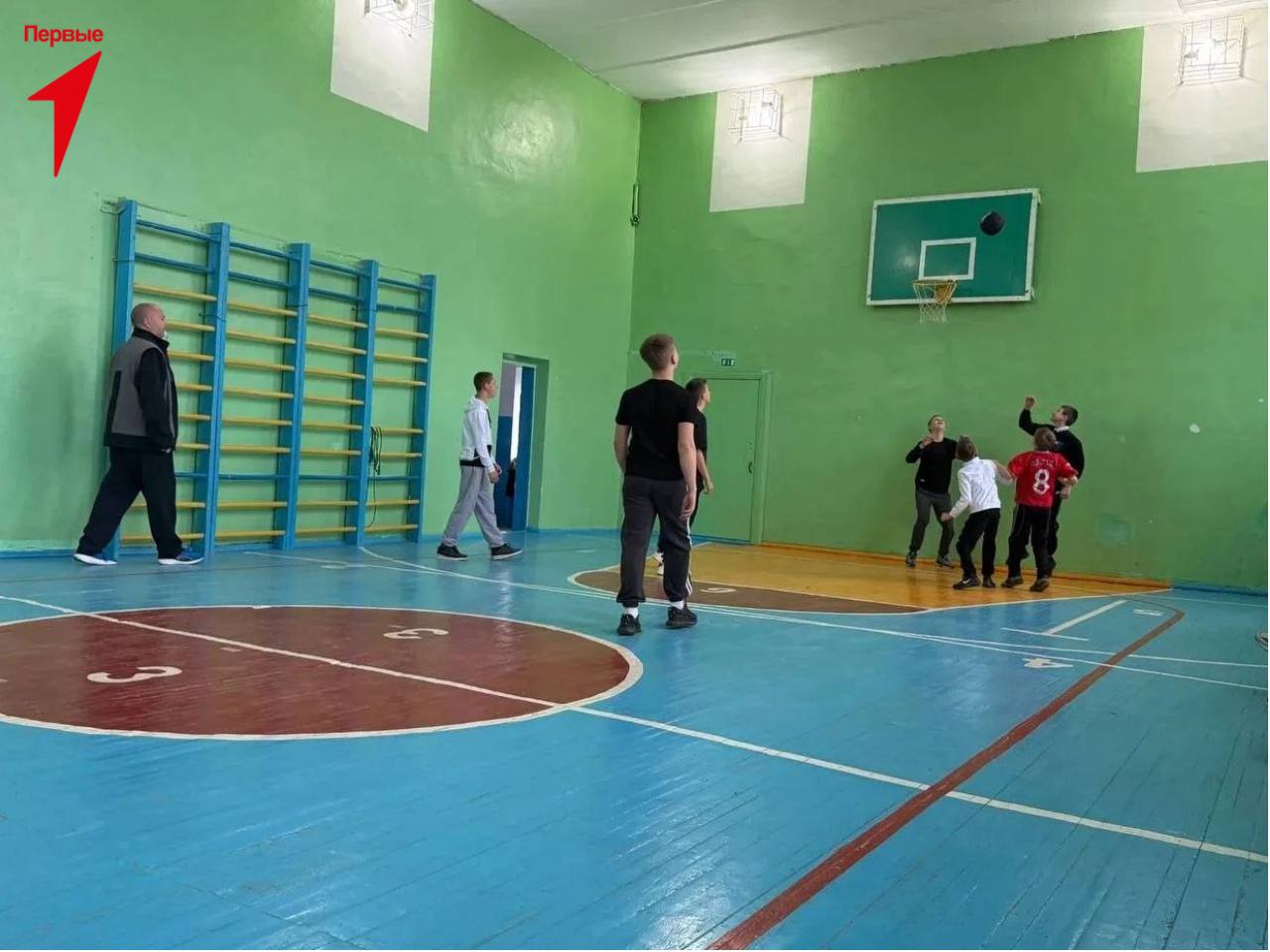 Первые Чаплинской школы № 2 провели баскетбольный матч ко Дню здоровья Первые Чаплинской школы № 2 провели баскетбольный матч ко Дню здоровья