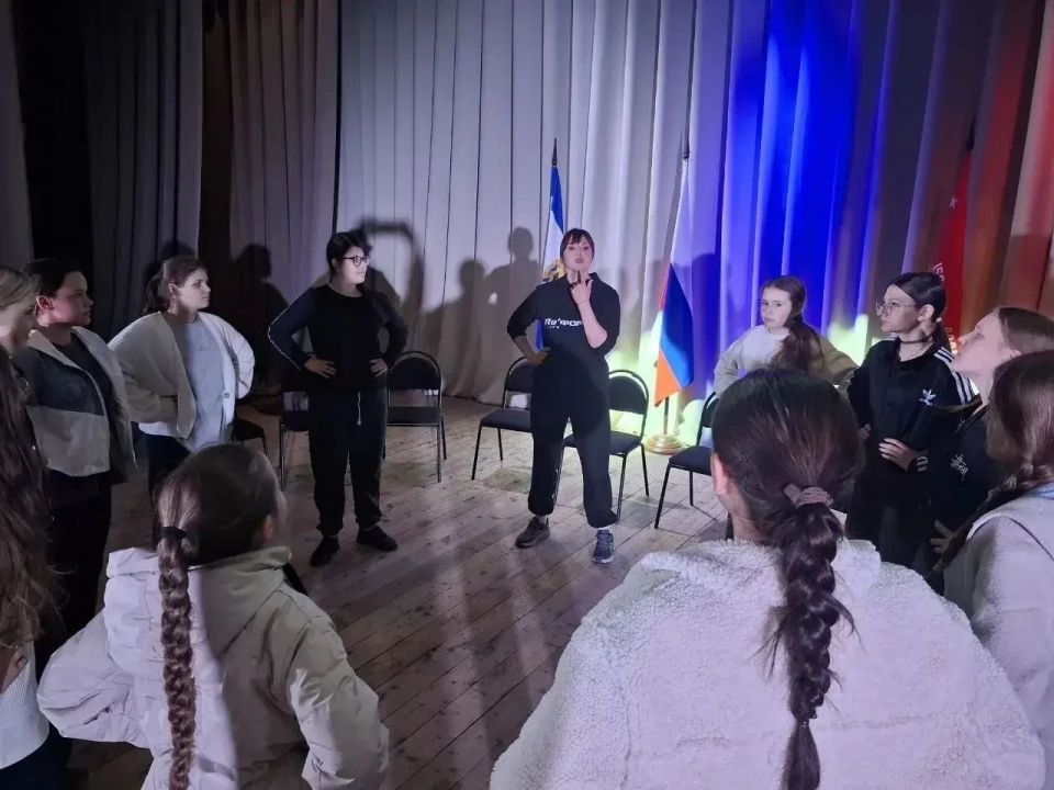 Тарасовка зажигает новые звезды: Актерский мастер-класс «Я-актёр» от мэтров Херсонского театра Тарасовка зажигает новые звезды: Актерский мастер-класс «Я-актёр» от мэтров Херсонского театра