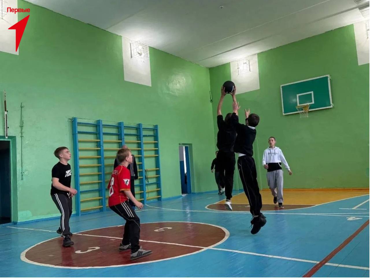 Первые Чаплинской школы № 2 провели баскетбольный матч ко Дню здоровья Первые Чаплинской школы № 2 провели баскетбольный матч ко Дню здоровья