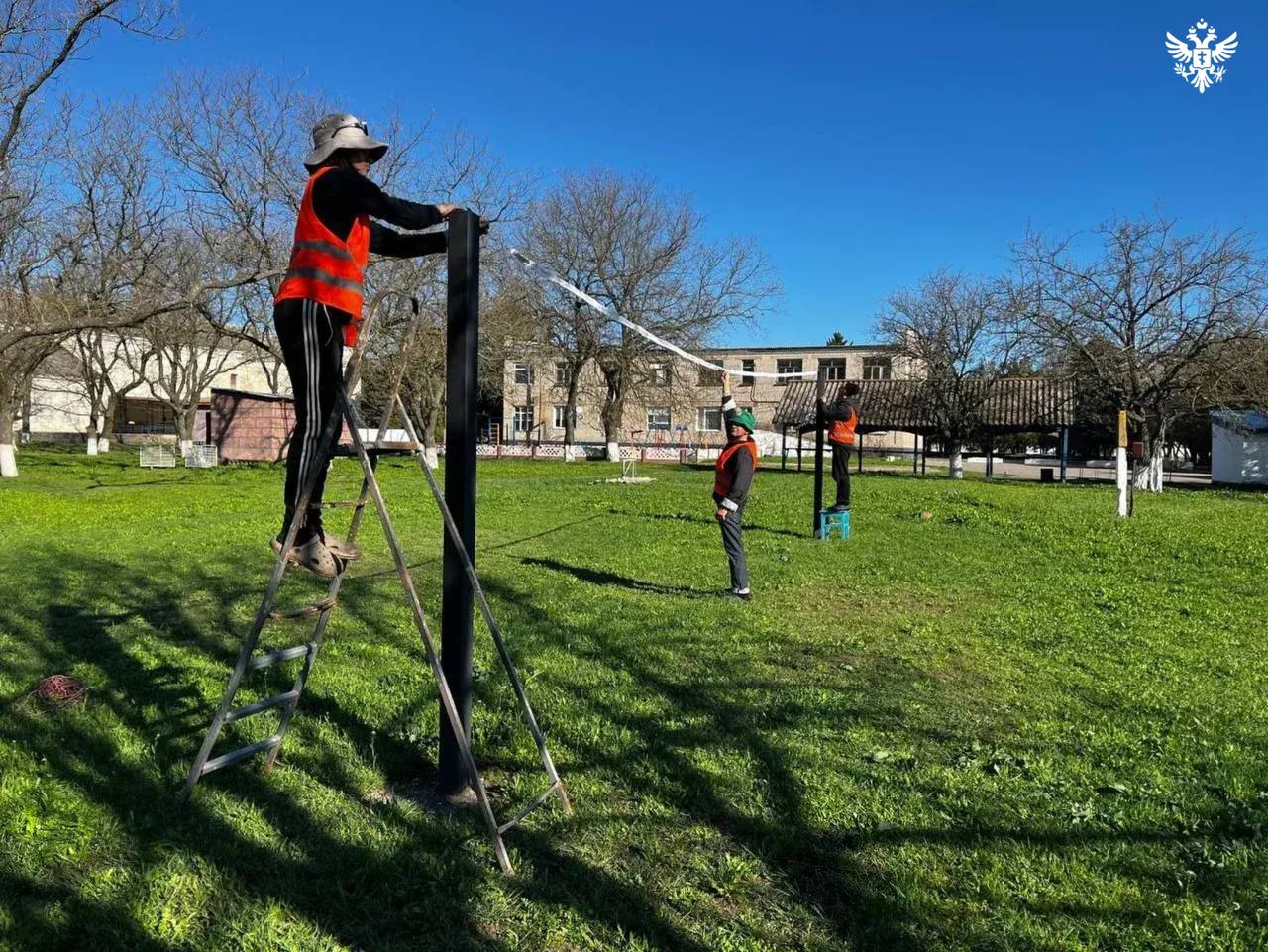 В Геническом округе открылась новая волейбольная площадка В Геническом округе открылась новая волейбольная площадка