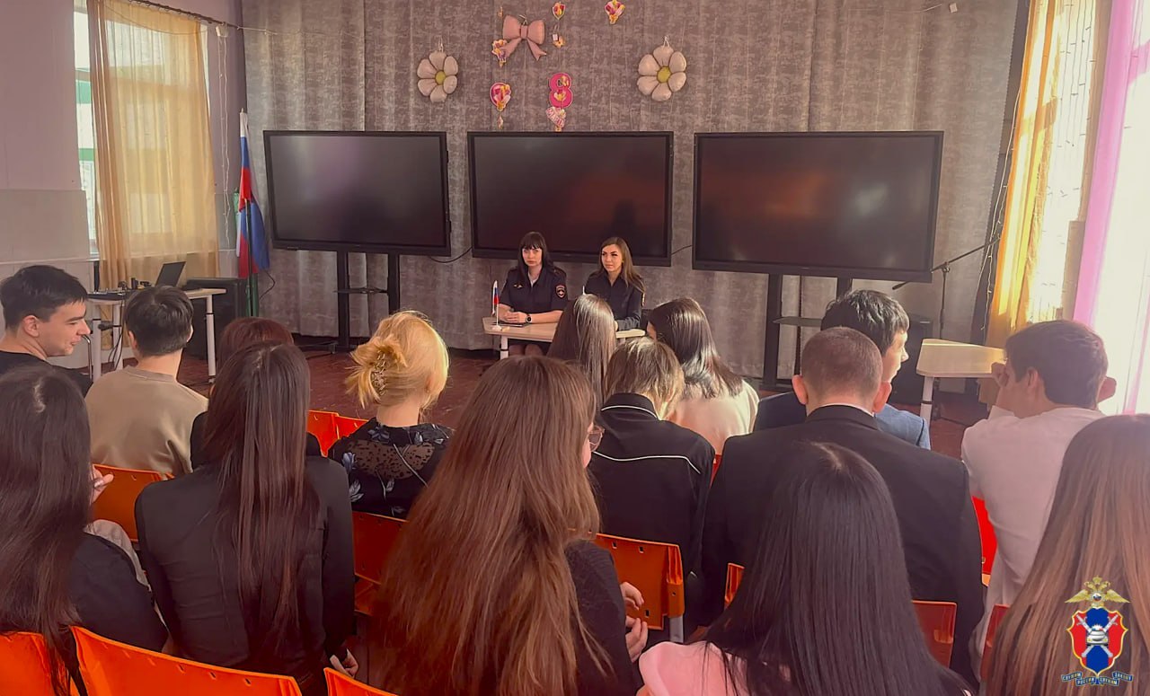 В Геническом округе Херсонской области сотрудники Госавтоинспекции провели мероприятия в школах В Геническом округе Херсонской области сотрудники Госавтоинспекции провели мероприятия в школах