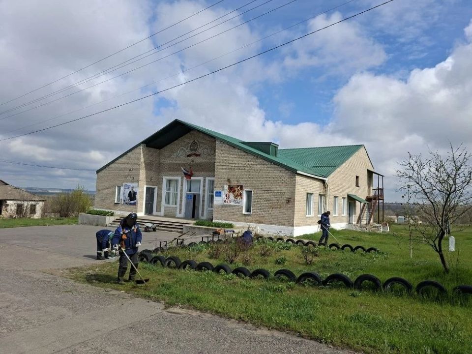 В Софиевке состоялся традиционный весенний субботник В Софиевке состоялся традиционный весенний субботник