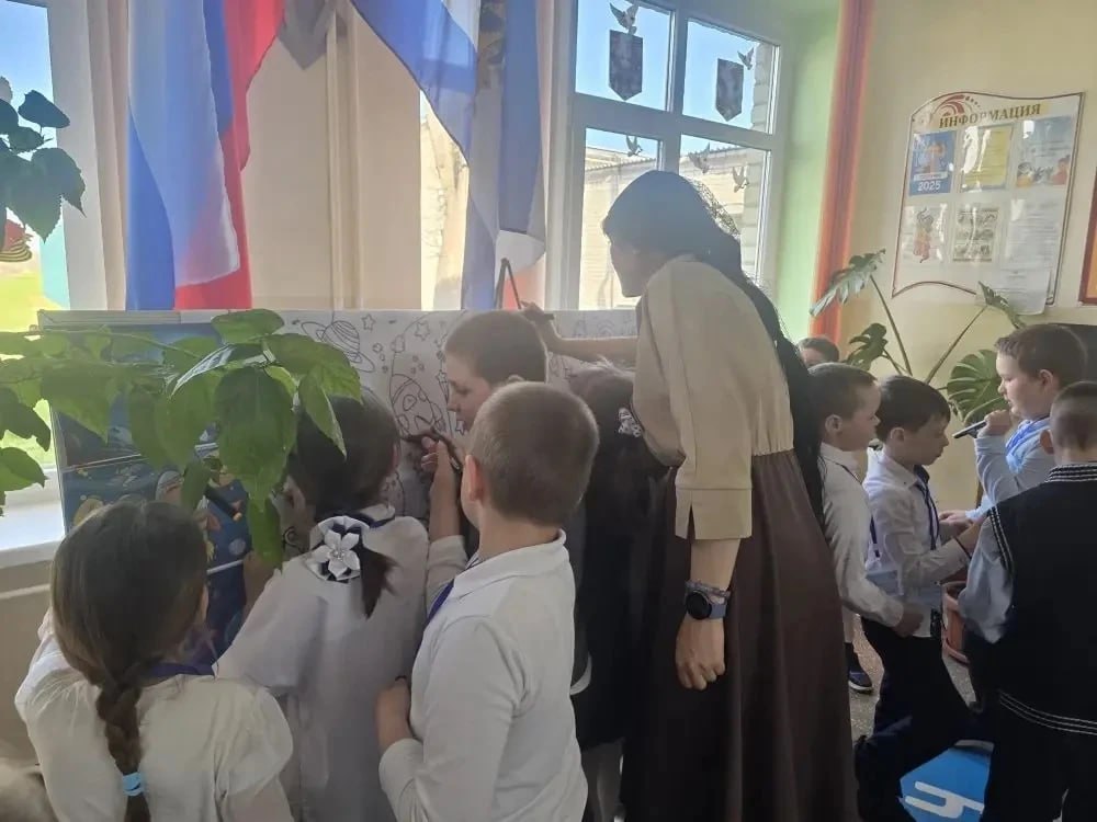 Творческий марафон «Рисуем космос» Творческий марафон «Рисуем космос»