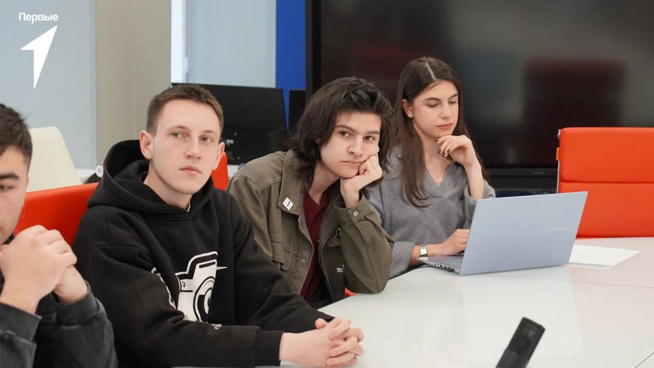 В Херсонской области прошла экспертная сессия по вовлечению в общественную жизнь неактивной молодежи В Херсонской области прошла экспертная сессия по вовлечению в общественную жизнь неактивной молодежи