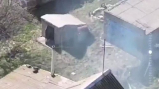 Расчеты БПЛА разобрали вражеские блиндажи за Днепром