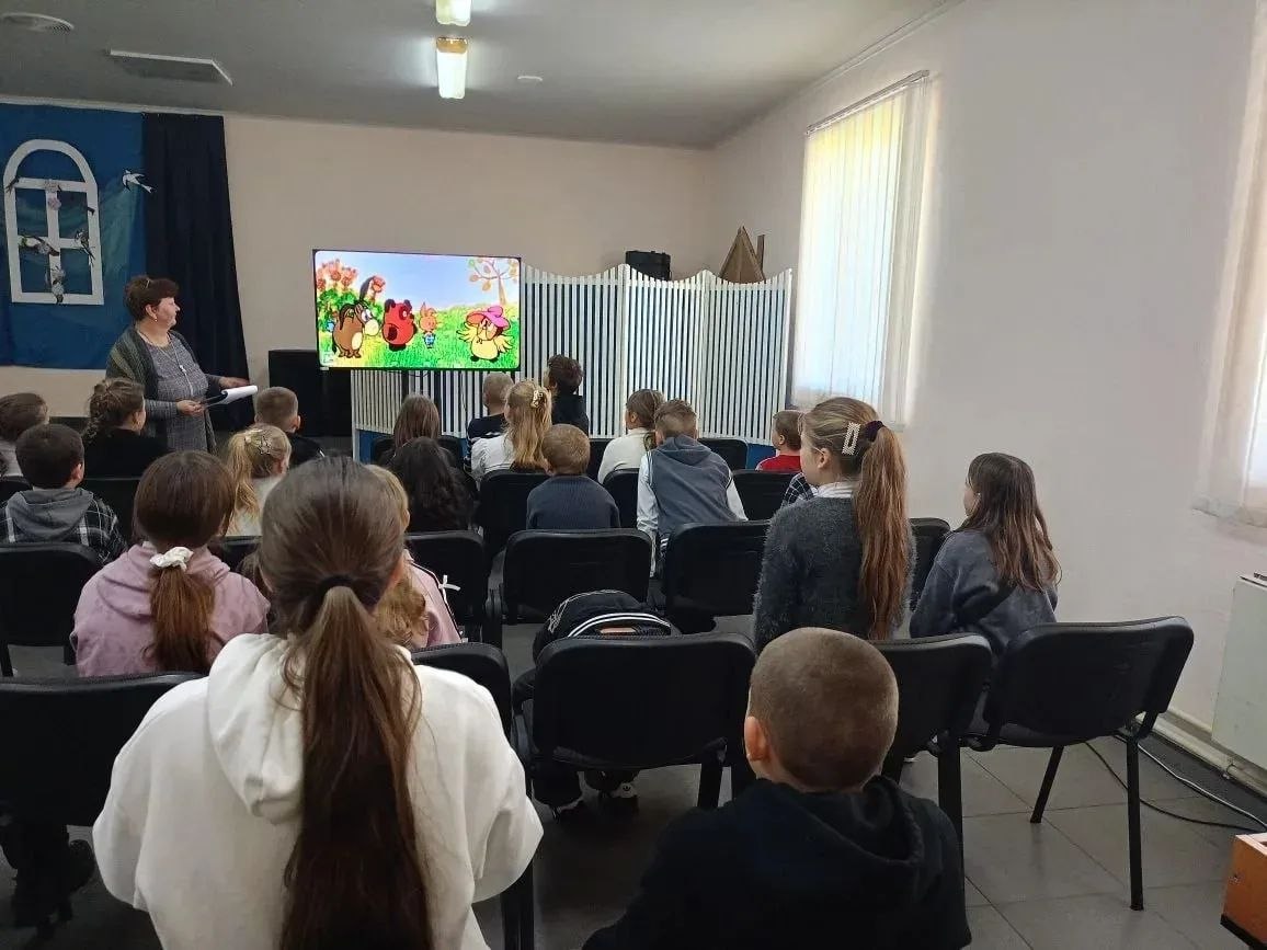 Александр Дудка: Урок дружбы и братства в Краснянском ДК Александр Дудка: Урок дружбы и братства в Краснянском ДК