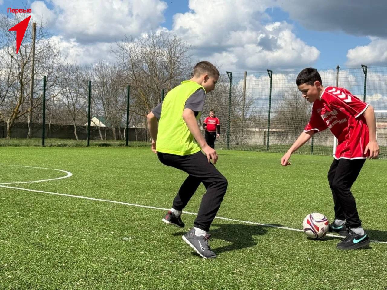 Первые Чаплинской школы № 2 провели матч по мини-футболу ко Дню здоровья Первые Чаплинской школы № 2 провели матч по мини-футболу ко Дню здоровья