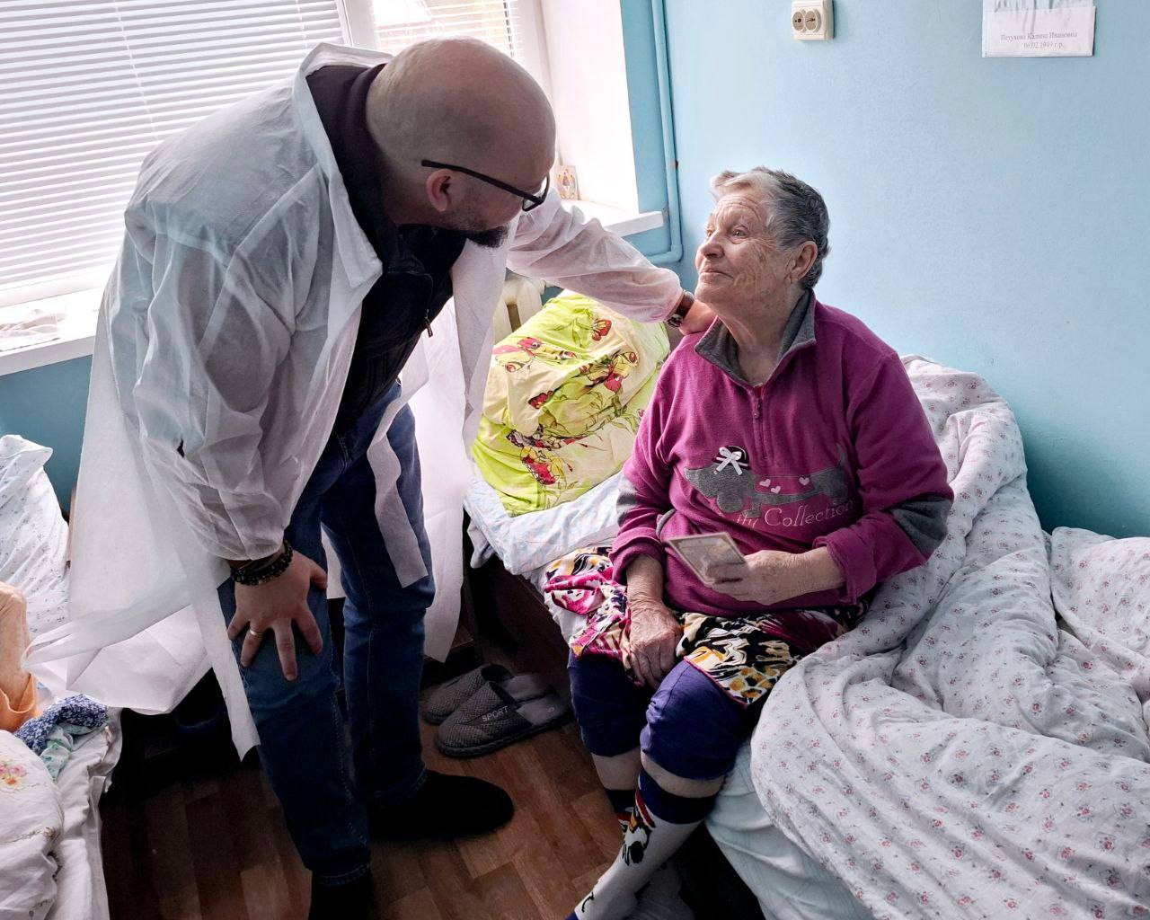 Сергей Георгиев: В преддверии Пасхи заехал в дом престарелых в посёлке Новотроицкое Сергей Георгиев: В преддверии Пасхи заехал в дом престарелых в посёлке Новотроицкое