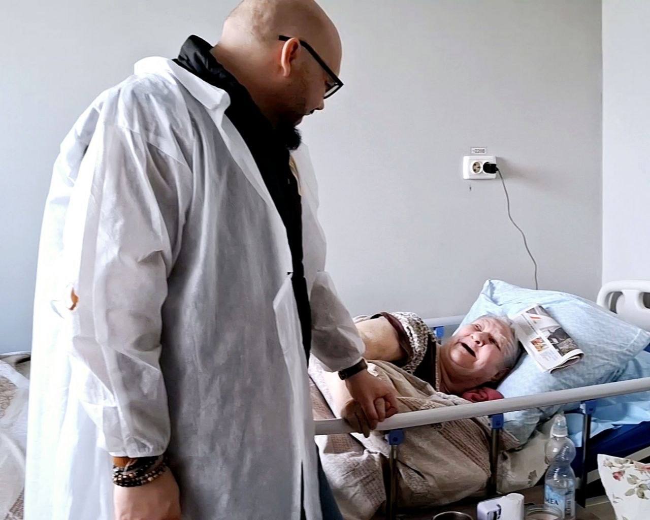 Сергей Георгиев: В преддверии Пасхи заехал в дом престарелых в посёлке Новотроицкое Сергей Георгиев: В преддверии Пасхи заехал в дом престарелых в посёлке Новотроицкое