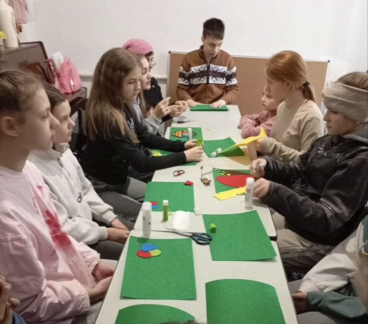 «Пасхальный дар»: воспитанники культурно-досугового центра создали уникальные мягкие книжки к Светлому Воскресению